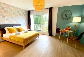 Pluton YourHostHelper has Balcony rooms