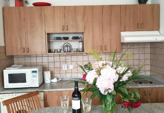 Apartm  n U Francouze allows 18 year olds to book a room