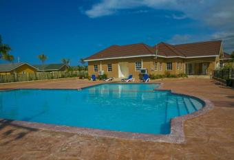 Ochi ApartHotel @Drax Hall Manor allows 18 year olds to book a room