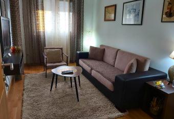 Apartman Miss T has Balcony rooms