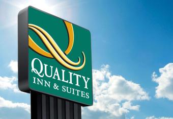 Quality Inn and Suites Oklahoma City North allows 18 year olds to book a room