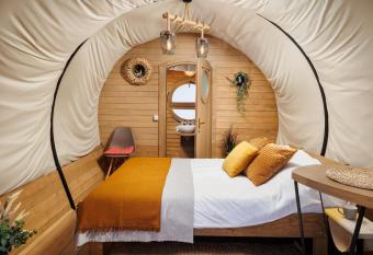 Glamping Spiritul Zimbrului has Balcony rooms