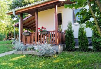 Vikendica Alibegovac has Balcony rooms