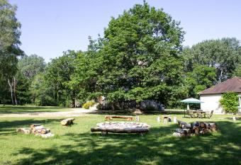 VILLABRY has Balcony rooms