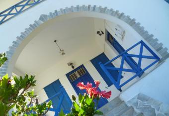 KROISSOS has Balcony rooms