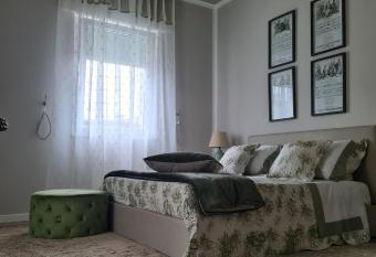 Sofia s Cottage allows 18 year olds to book a room