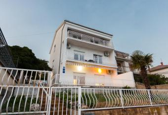 Apartmani Kristijan - Studio Apartment 2 has Balcony rooms