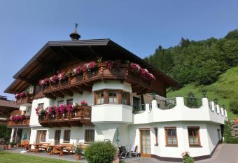 Landhaus Gruber Sommer has Balcony rooms