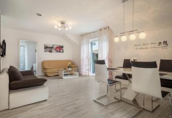 Familien-apartment 2 has Balcony rooms