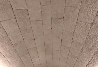 Hotel Amano Maison Carr  e allows 18 year olds to book a room