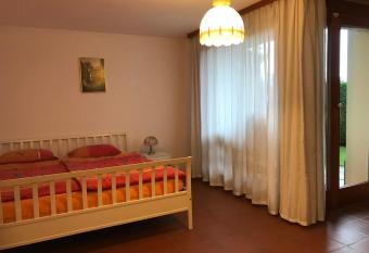 Casa Vignole-Badasci has Balcony rooms