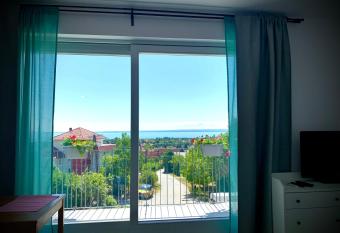 Old Hill Residence Csopak has Balcony rooms