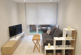 Apartamento reci  n reformado en Barakaldo has Balcony rooms