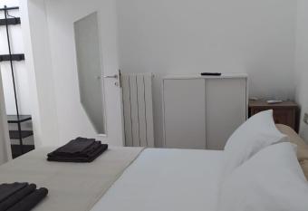 B & b La casa della nonna has Balcony rooms