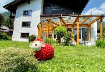 Apartments Hohenberger has Balcony rooms