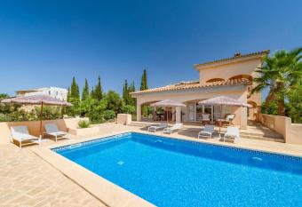 Villa Turo del Sol has Balcony rooms