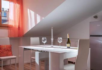 enJoy Home - Mansarda Piccolo Tesoro allows 18 year olds to book a room