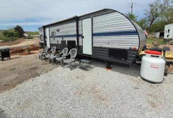 2020 Camper fully hooked-up at St. George RV Park! allows 18 year olds to book a room