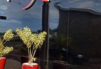 PENSEENTRE MOTEL allows 18 year olds to book a room