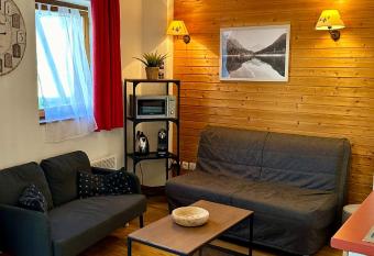 Charmant appartement confortable pour 6 personnes de 40m2 au pied, wifi, parking allows 18 year olds to book a room