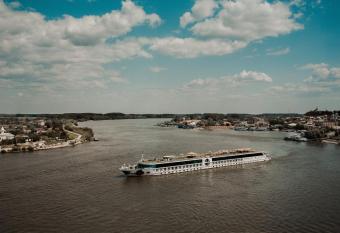 Diana Sunshine Apartment has Balcony rooms