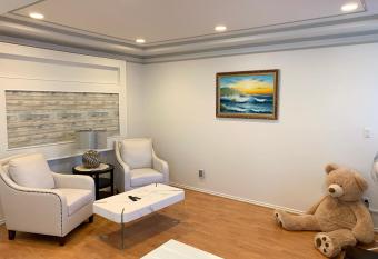 One Bedroom queen-size Sharing Washroom in Tiger Sweet House Near YVR Airport Costco allows 18 year olds to book a room