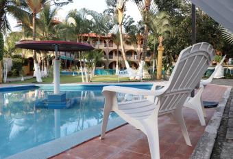 Hotel HF Hacienda San Francisco allows 18 year olds to book a room