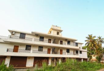 OYO Home 81789 Elegant 2bhk Varca Beach allows 18 year olds to book a room