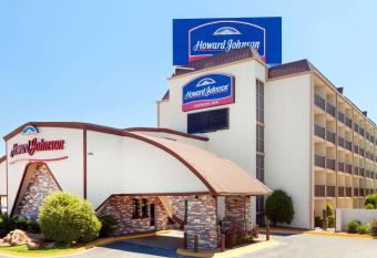 Howard Johnson by Wyndham Arlington Ballpark / Six Flags has Balcony rooms