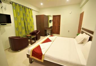 Golden Residency has Smoking rooms