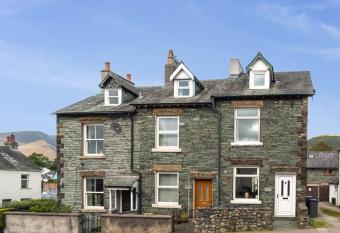 Abacourt Cottage has Balcony rooms