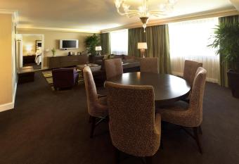 Caesars Palace Hotel & Casino has rooms with a private hot tub