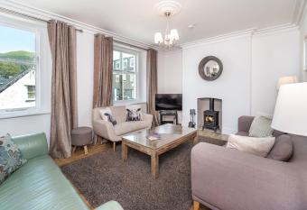 7 The Townhouse has Balcony rooms