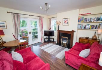 Greta Bank has Balcony rooms