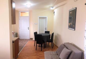 Apartman Sasa has Balcony rooms