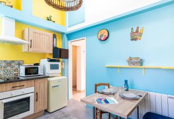 G  te La P  rissoire - place de parking incluse allows 18 year olds to book a room