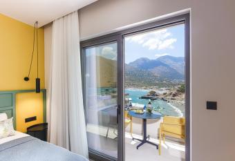 Mira Mare Luxury Residence has Balcony rooms