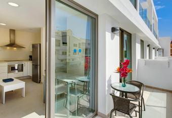 Albamar 1c has Balcony rooms