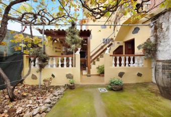 El Lagar has Balcony rooms