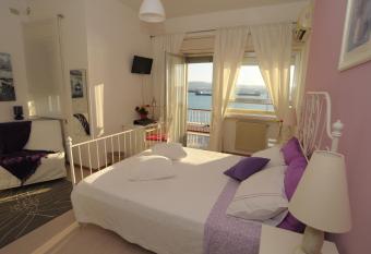 B&B Mare di Augusta La Finestra sul Porto has Balcony rooms