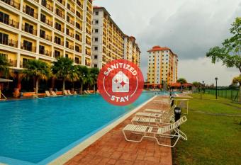 OYO HOME 90301 Suria Service Apartments Bukit Merak Laketown Resort allows 18 year olds to book a room