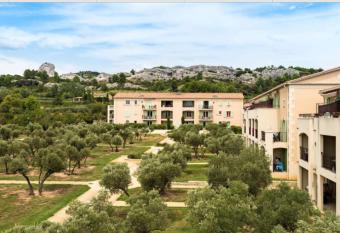 Appartement Paradou vue magnifique has Balcony rooms