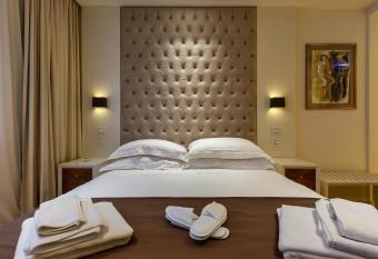 B&B Luxury Villetta Carra City allows 18 year olds to book a room