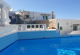 Room in Studio - One Room Private Suite allows 18 year olds to book a room