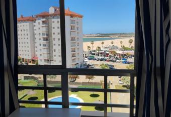 VALDELAGRANA DESCANSO PLAYA Y OCIO has Balcony rooms