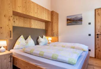 Guntsch  llerhof Mendelkamm has Balcony rooms