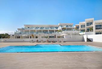 Senator Isla de Lobos 2 has Balcony rooms