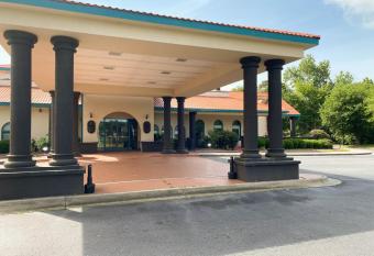 Motel 6 Savannah, Ga - Gateway & I-95 has Smoking rooms