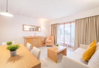 Apartamento Felipe 2-4 has Balcony rooms