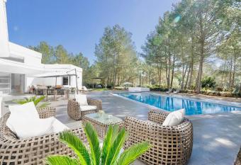 Can Drago has Balcony rooms